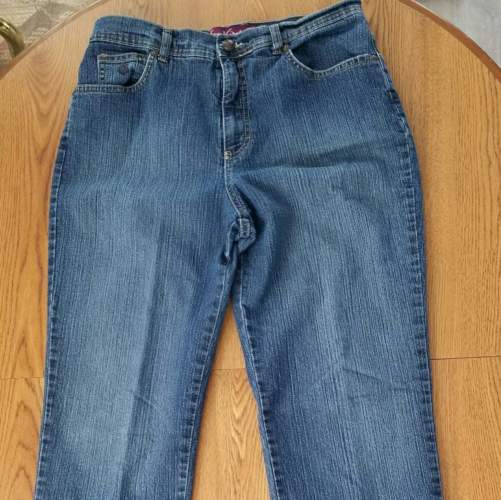 Gloria Vanderbilt Blue Jeans, Size 10 Average